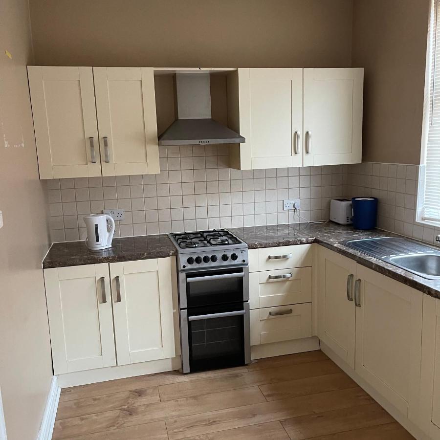 Pc Lodge Kingswood St Preston R1 Buitenkant foto